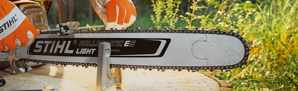 STIHL MS 180, How to mount and bar the chain, tension the saw chain